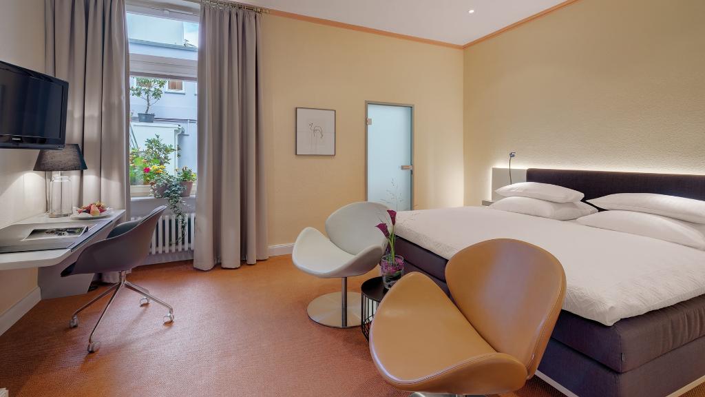 hotel-thumb