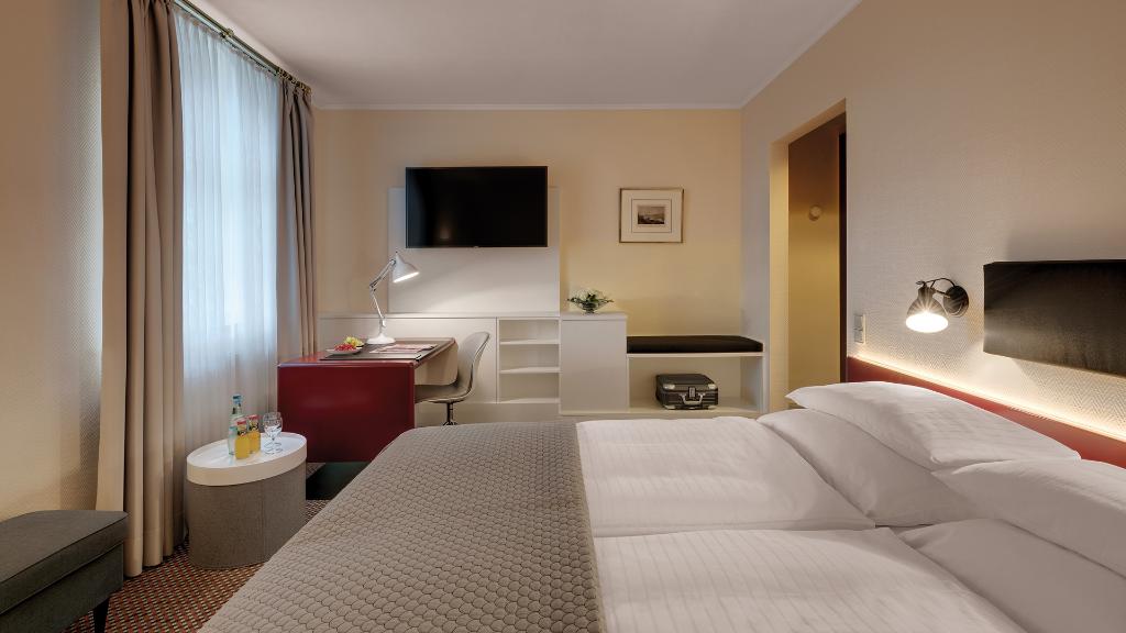 hotel-thumb