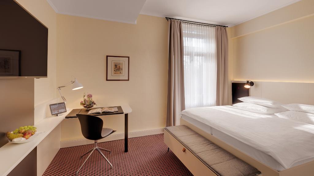 hotel-thumb
