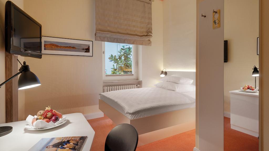 hotel-thumb
