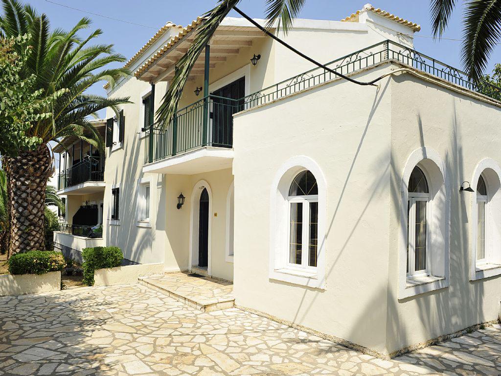 Balaris Apartments
