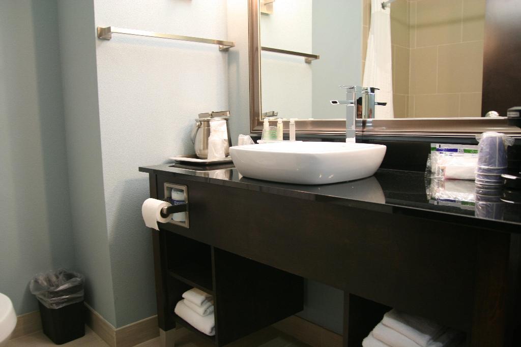 Holiday Inn Express & Suites Corpus Christi North