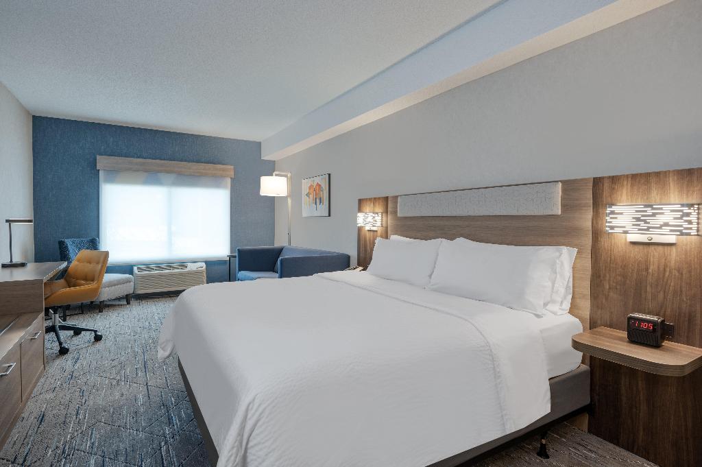 Holiday Inn Express & Suites Wadsworth