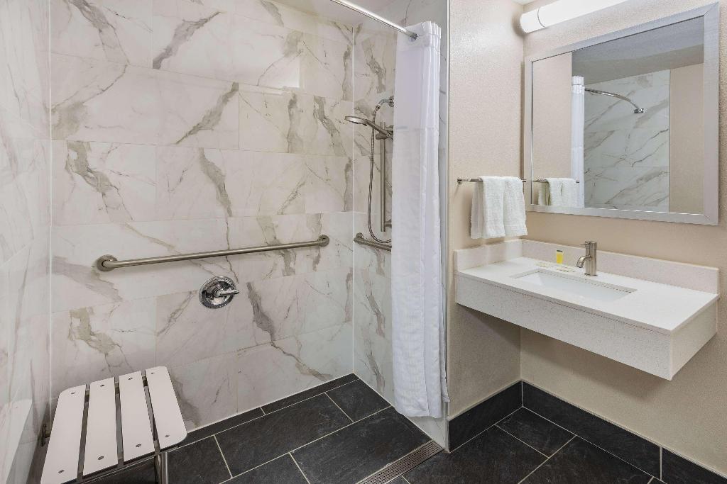 Super 8 by Wyndham Charlottesville