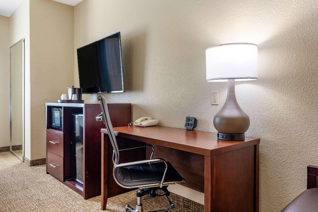 Comfort Inn & Suites Near Lake Lewisville