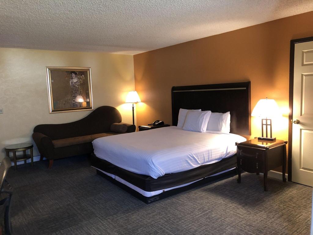 Nendels Inn & Suites
