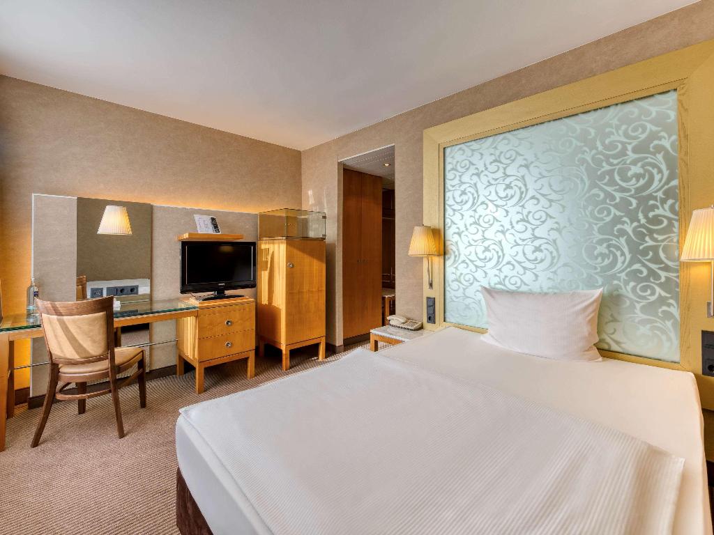 hotel-thumb