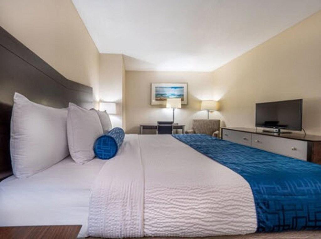 The Breakers Hotel and Suites