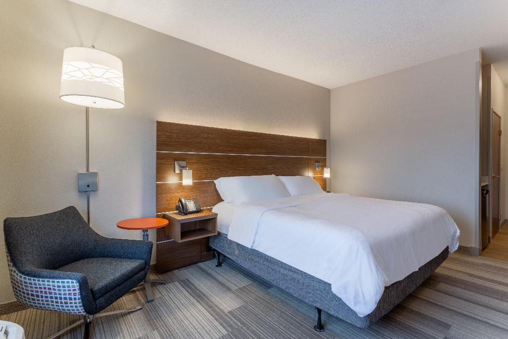 Holiday Inn Express & Suites Burlington