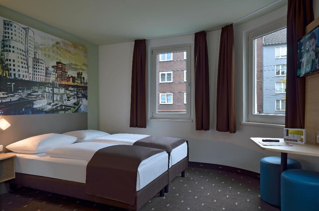 hotel-thumb