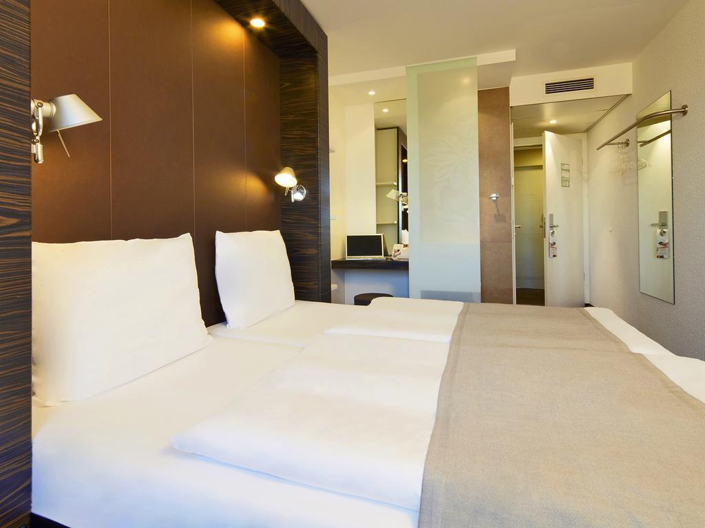 hotel-thumb