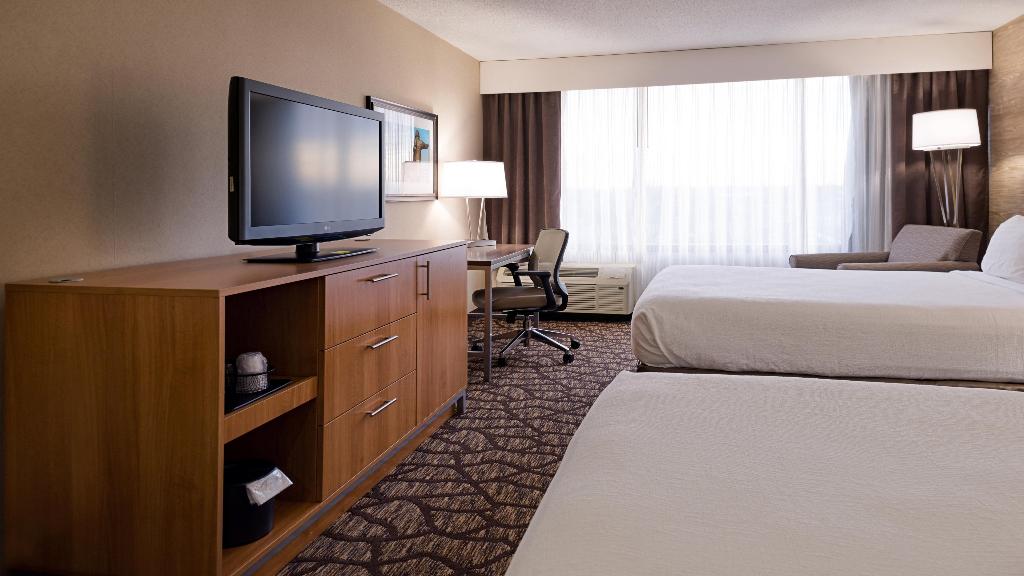 Holiday Inn & Suites Warren By IHG