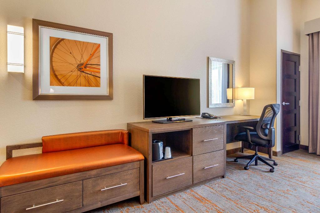 Comfort Inn Suites Denver Northeast Brighton