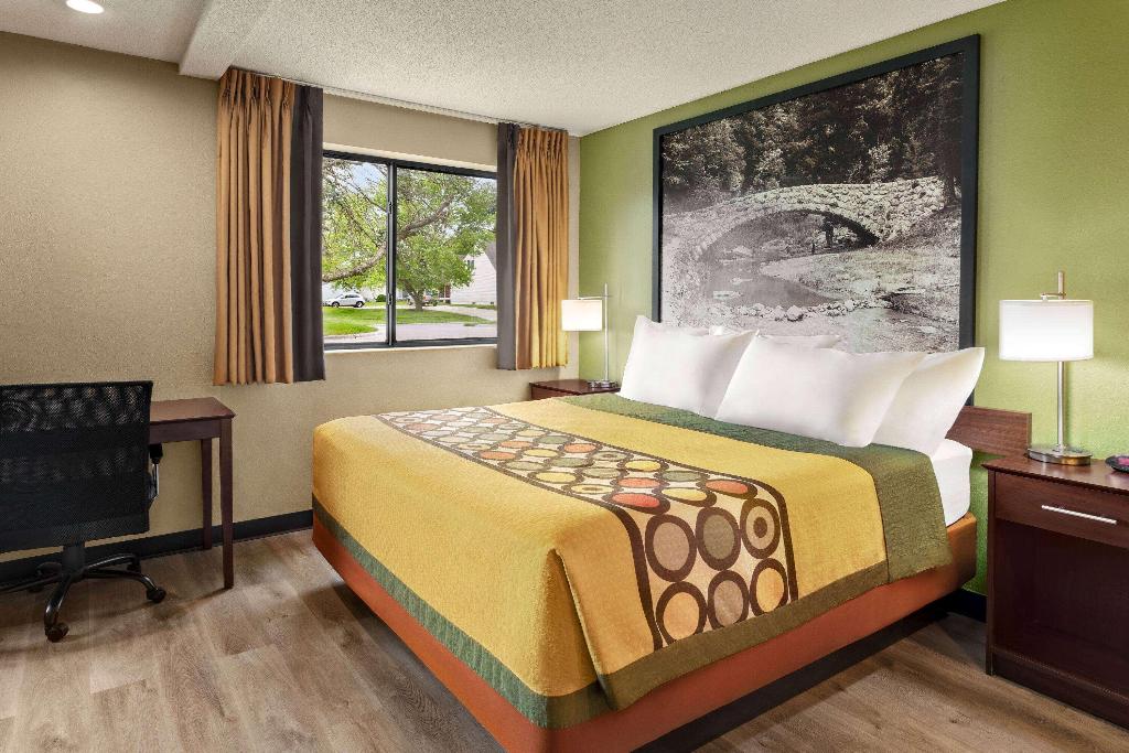 Super 8 by Wyndham Ankeny/Des Moines Area