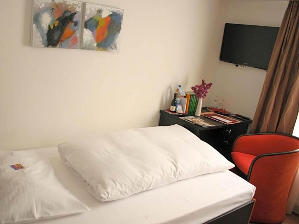 hotel-thumb