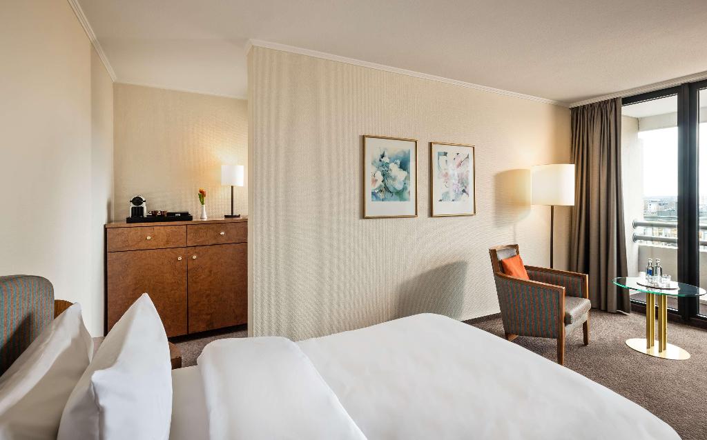 hotel-thumb