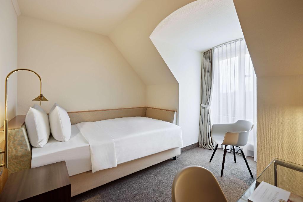 hotel-thumb