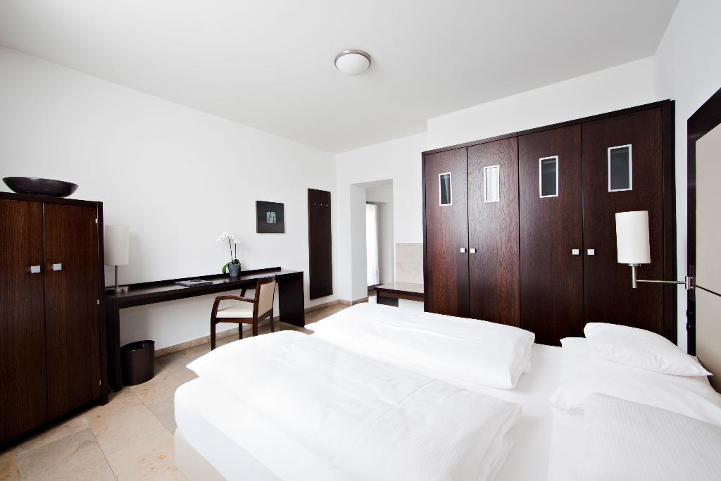 hotel-thumb
