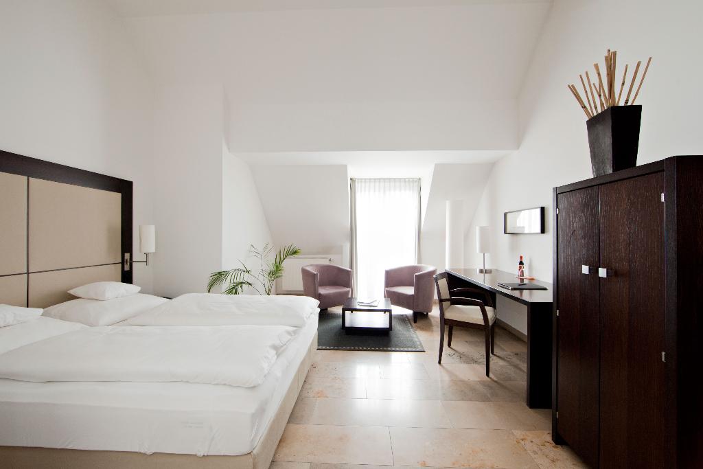 hotel-thumb