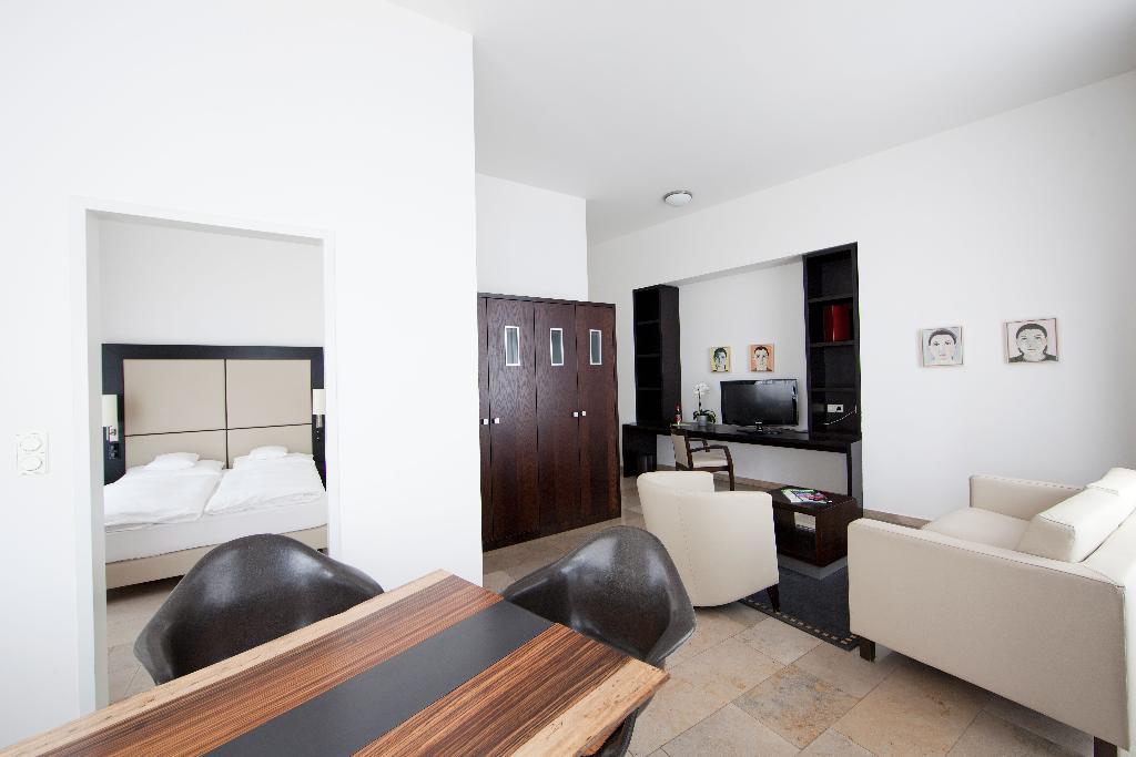 hotel-thumb