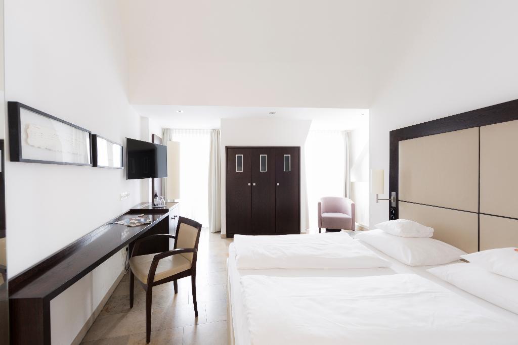 hotel-thumb