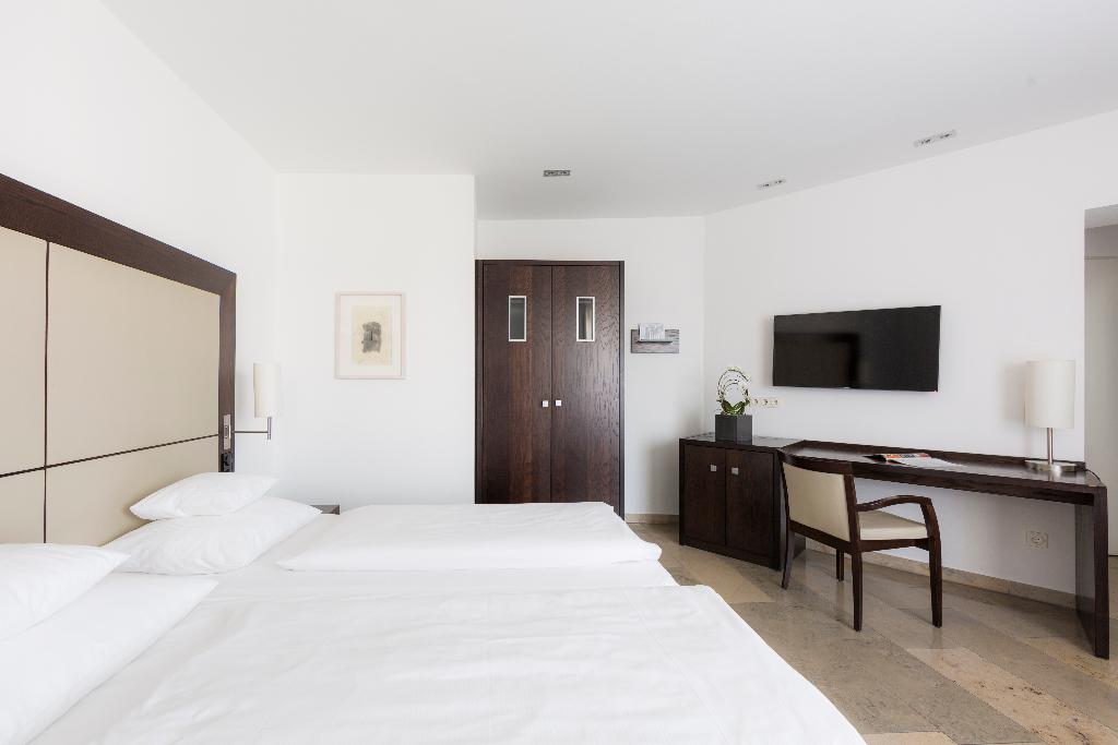 hotel-thumb