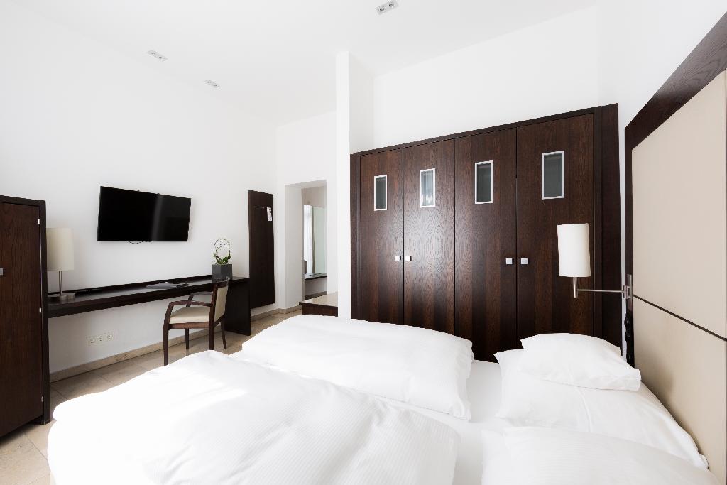 hotel-thumb