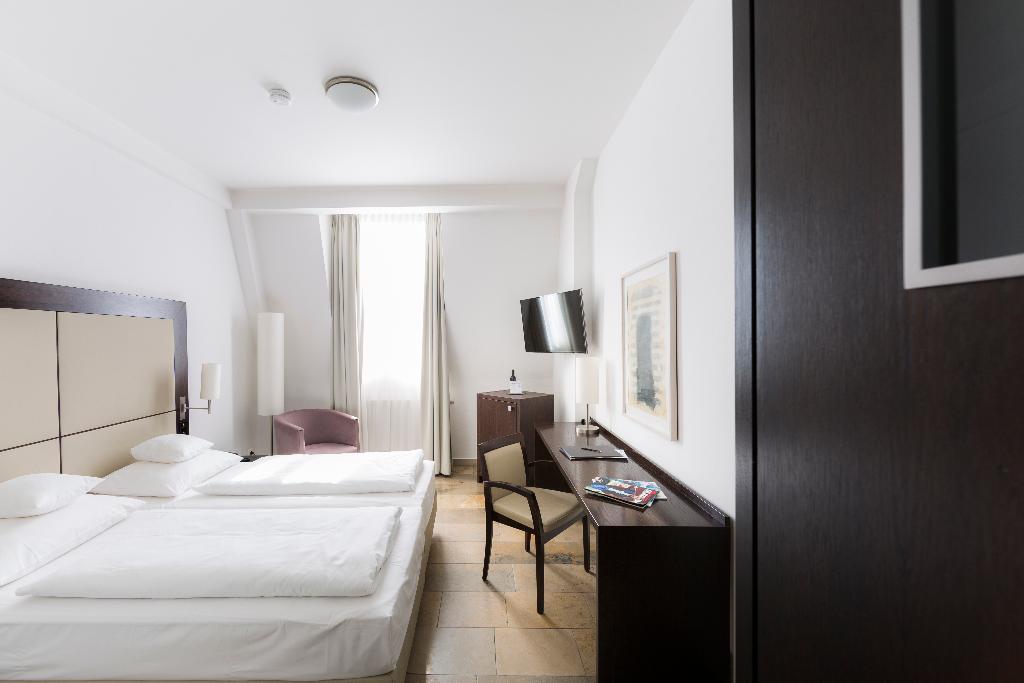 hotel-thumb