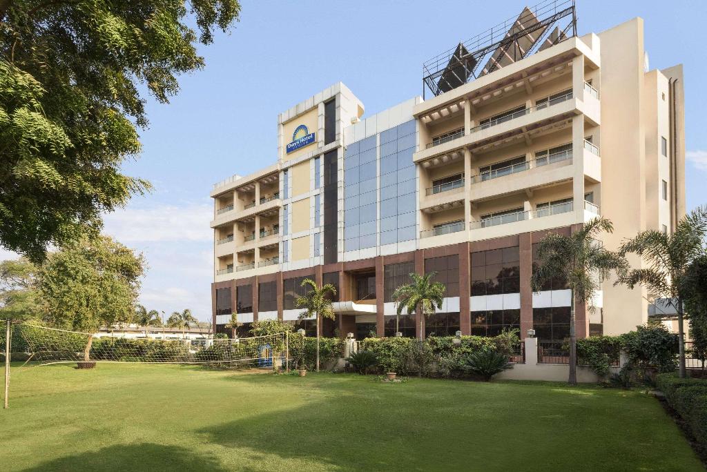 Days Hotel By Wyndham Neemrana Jaipur Highway
