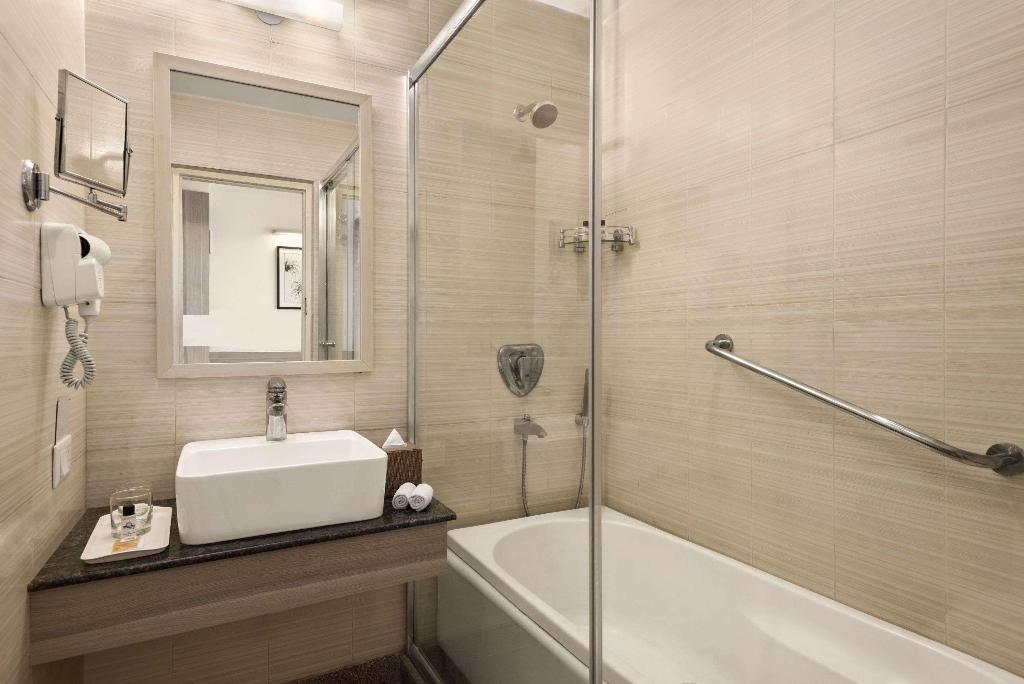 Days Hotel Neemrana Jaipur Highway