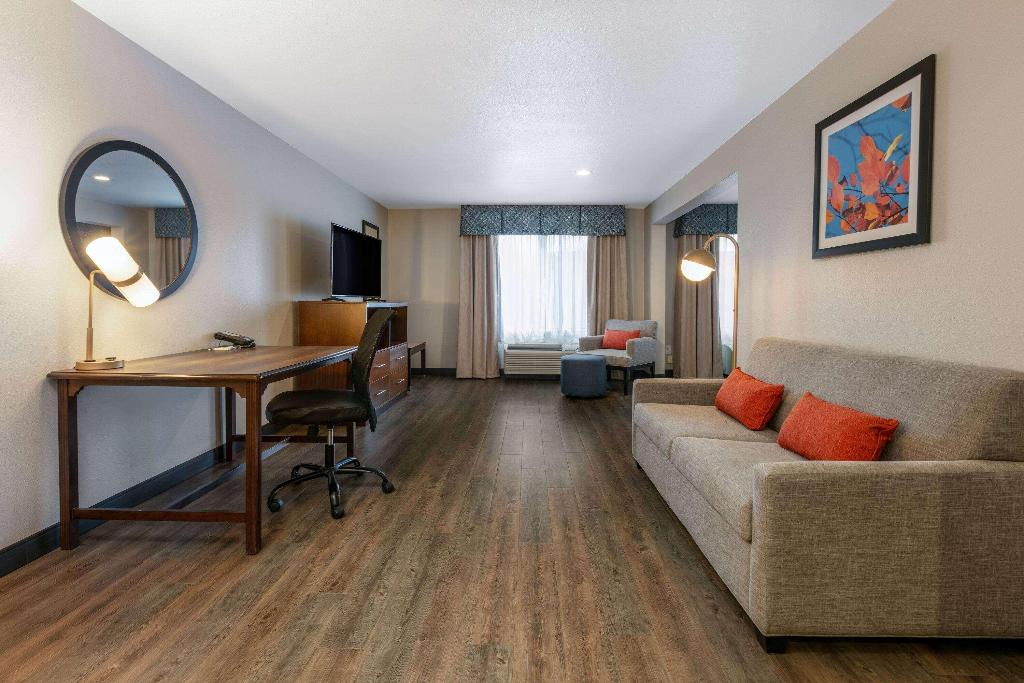Wingate by Wyndham DFW / North Irving