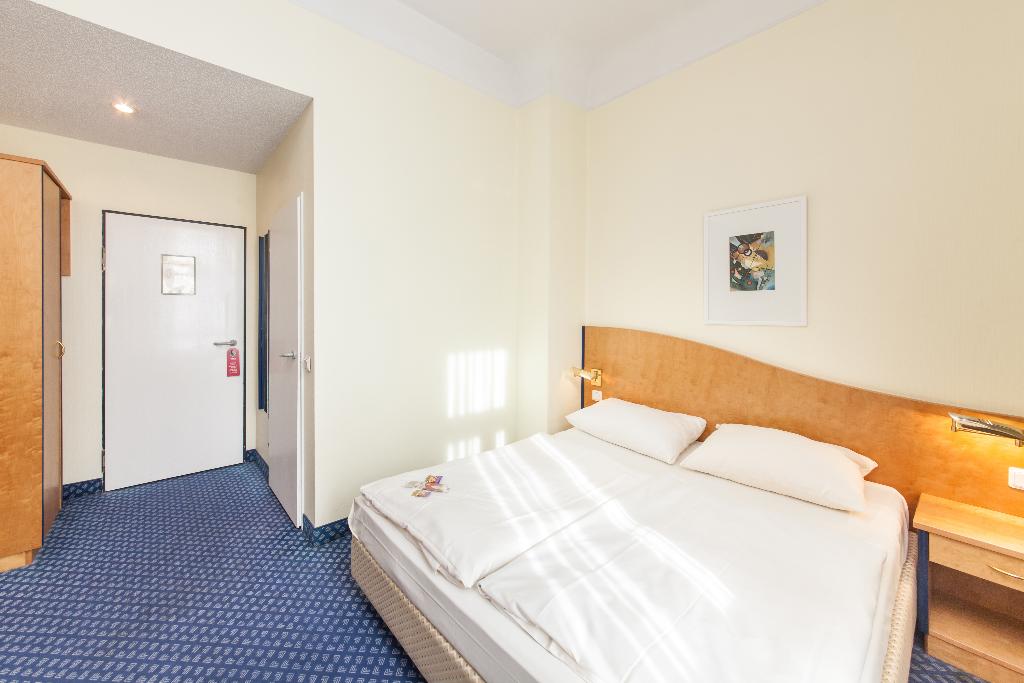 hotel-thumb