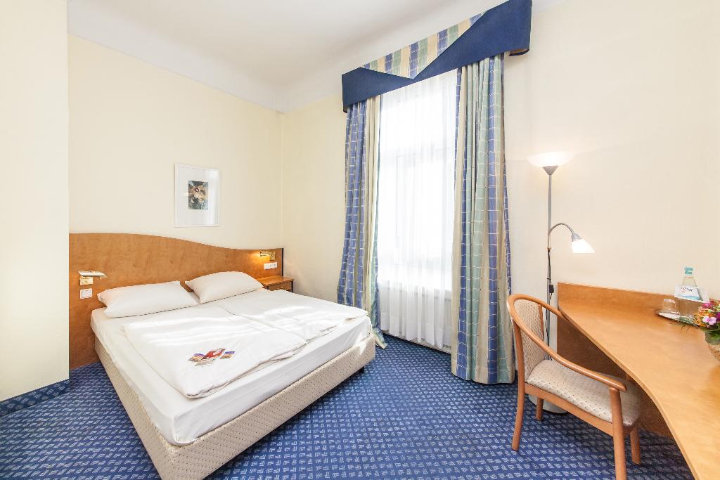 hotel-thumb