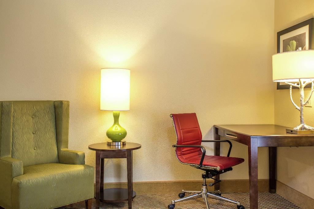 Hampton Inn & Suites Williamsport-Faxon Exit