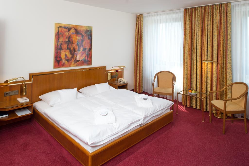 hotel-thumb