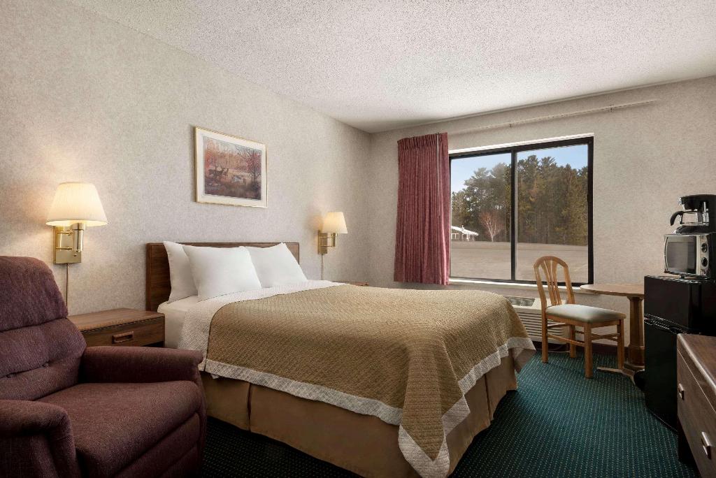Days Inn by Wyndham Eagle River