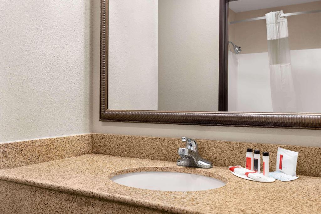 Ramada by Wyndham Elizabethtown