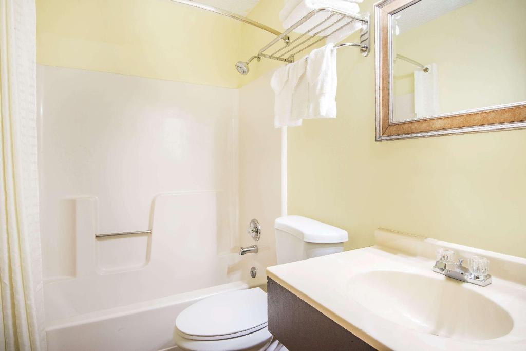 Super 8 by Wyndham Emporia