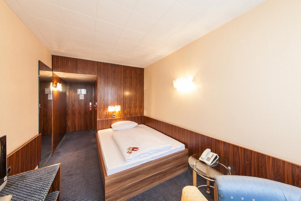 hotel-thumb