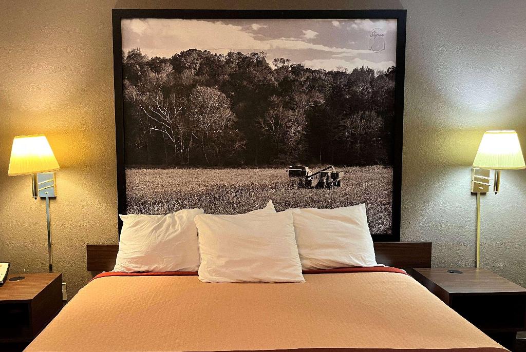Super 8 by Wyndham Evansville North