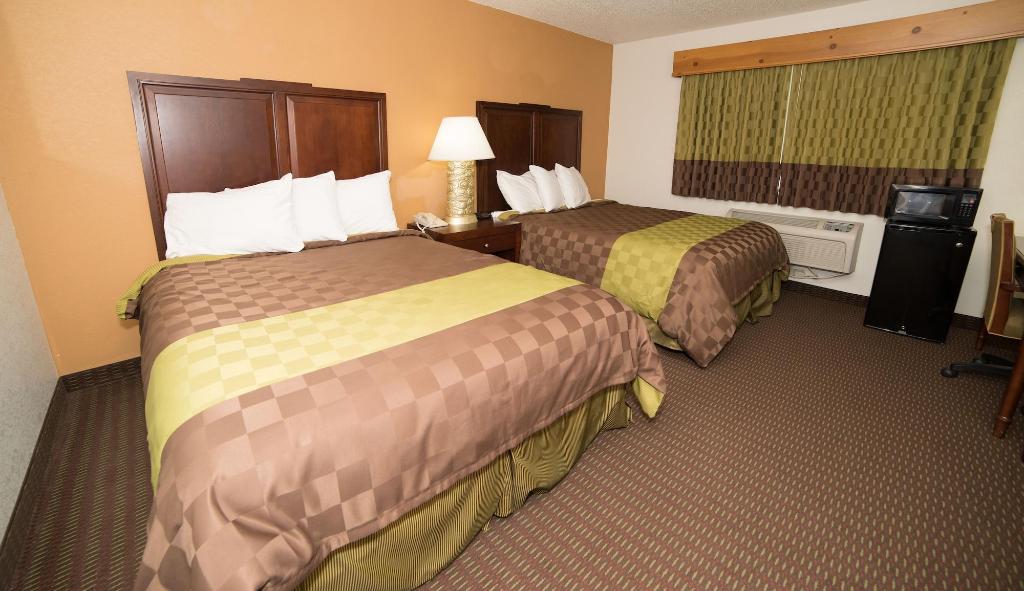 Hometown Inn & Suites
