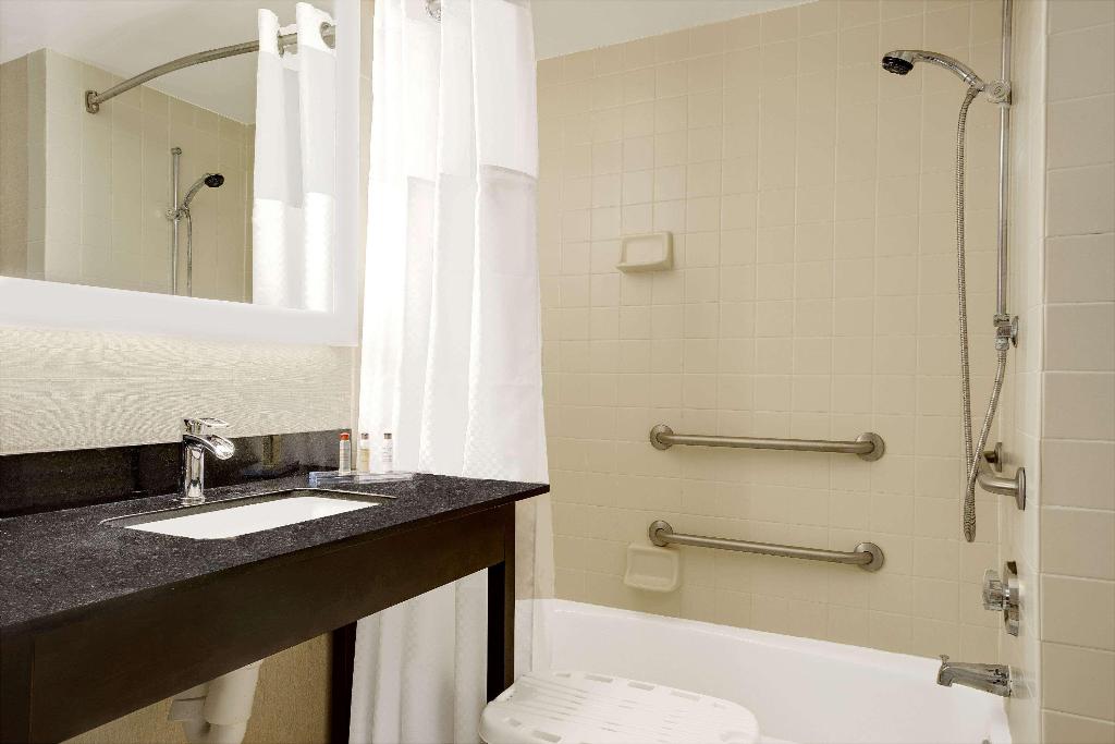 Wingate By Wyndham Fargo