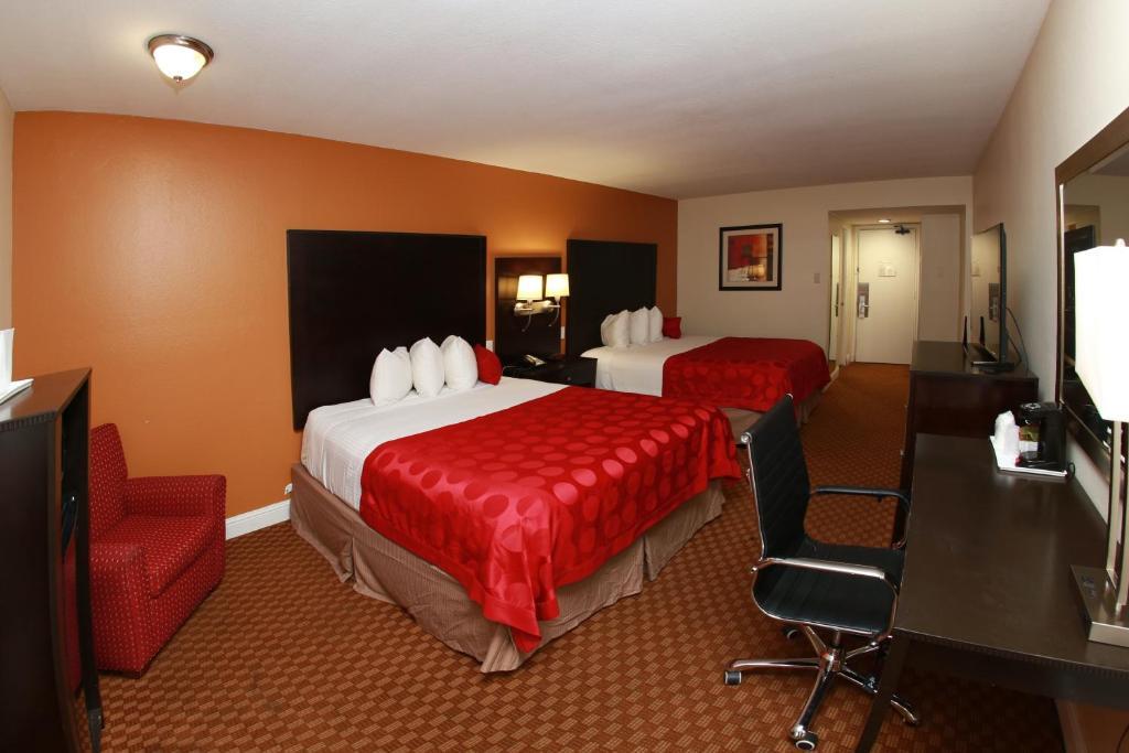 Ramada by Wyndham Fresno North
