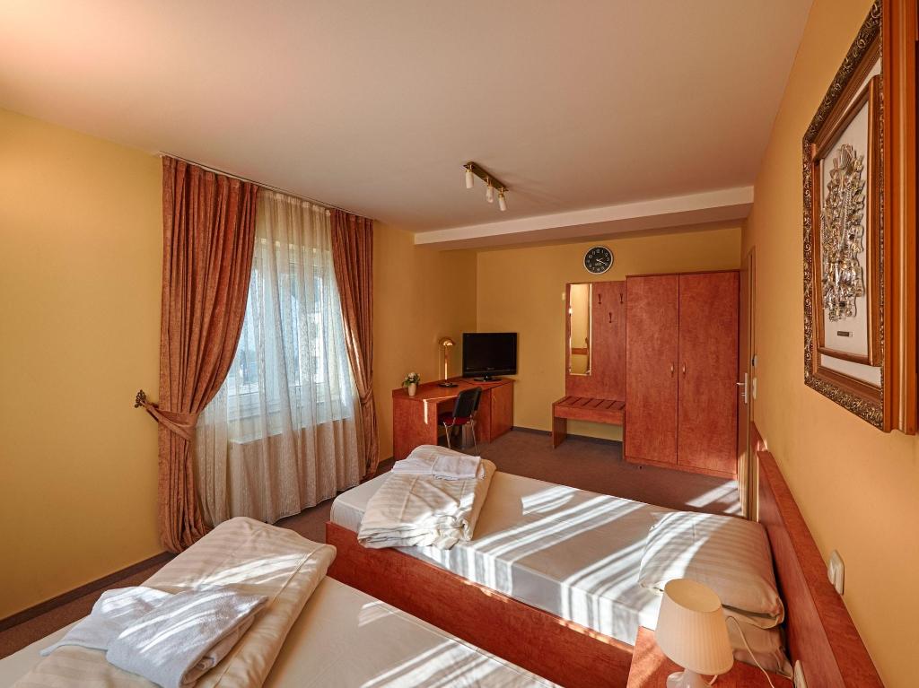 Airport Global Hotel