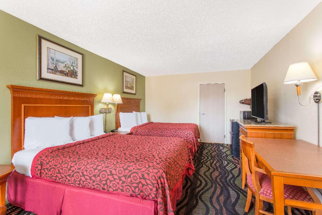 Days Inn by Wyndham Florence/I-95 North