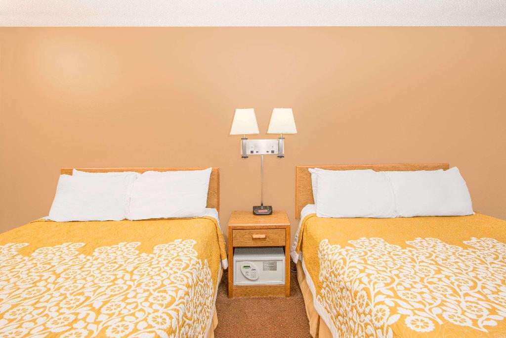 Days Inn by Wyndham Worthington