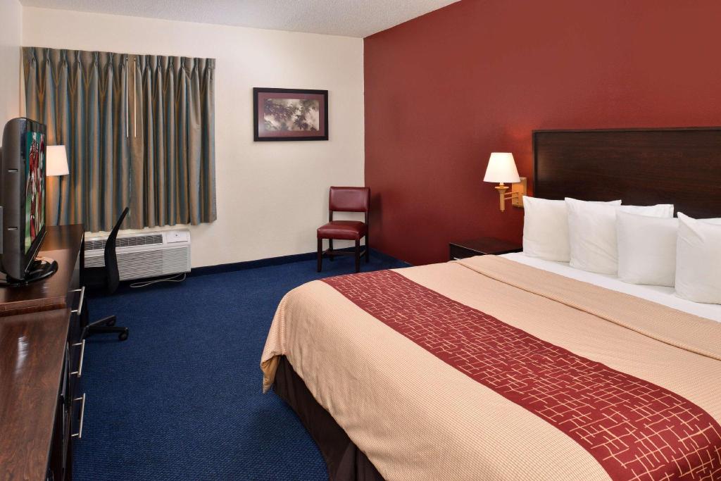 Red Roof Inn Clyde
