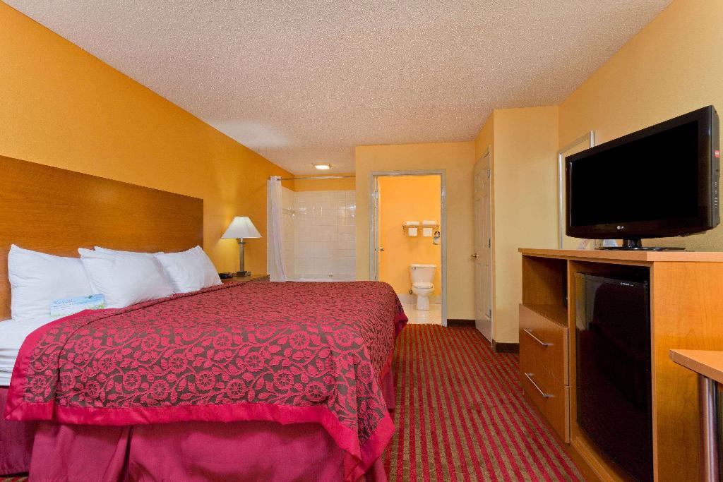 Days Inn by Wyndham Franklin