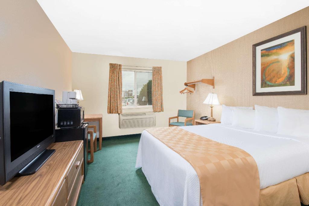 Days Inn By Wyndham Fargo 19Th Ave Arpt