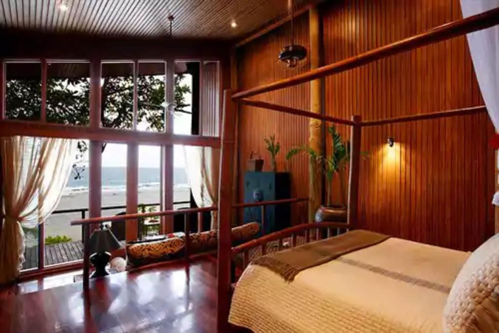 hotel-thumb